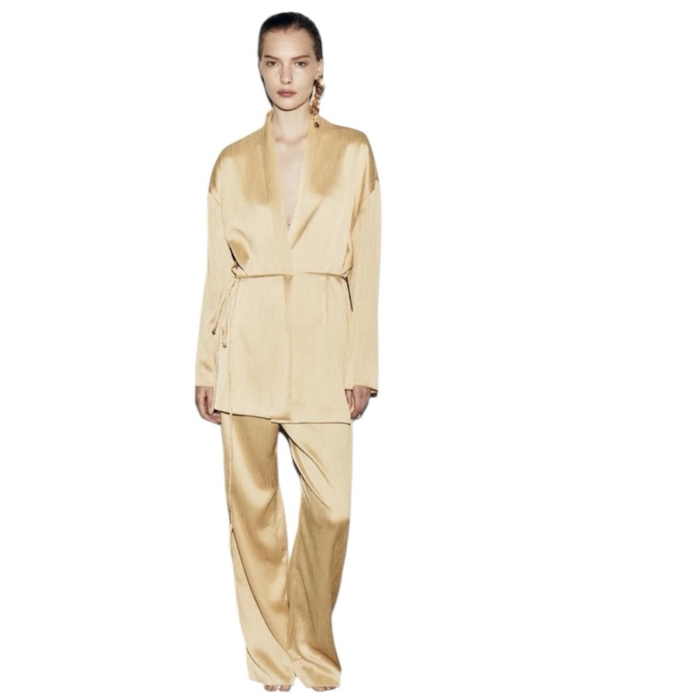 🆕 ZARA pleated kimono - Ribbed gold blazer Size Small